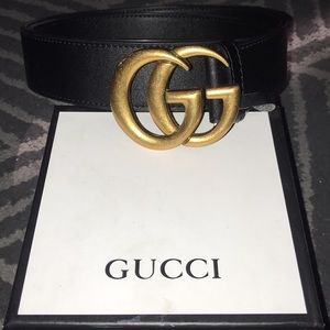 Woman’s gucci belt